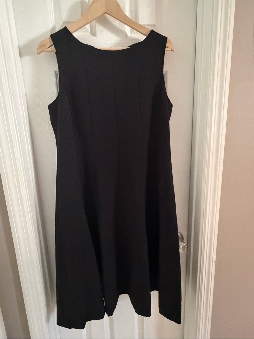 Classic Black Sleeveless Midi Dress by